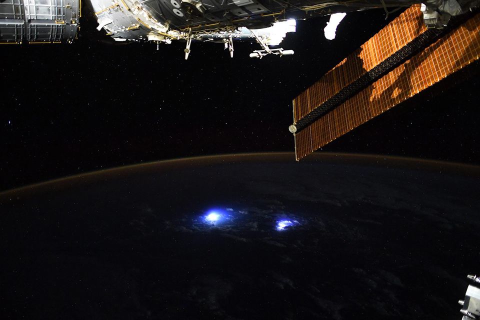 Gewitter auf der Erde, von der ISS fotografiert