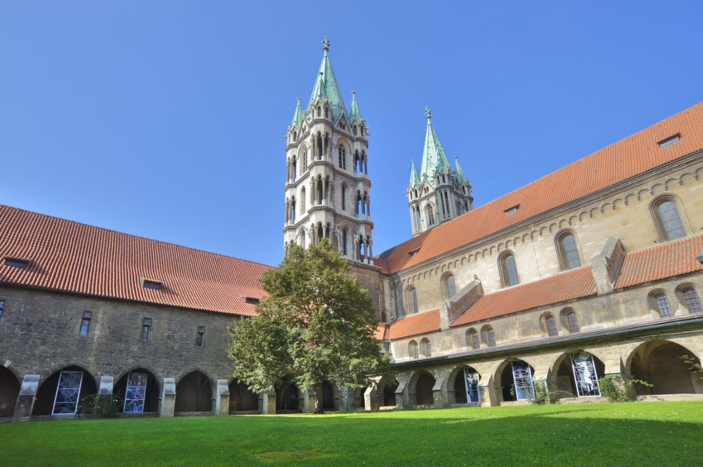 Innenhof und Kreuzgang, Naumbuger Dom Innenhof und Kreuzgang, Naumbuger Dom