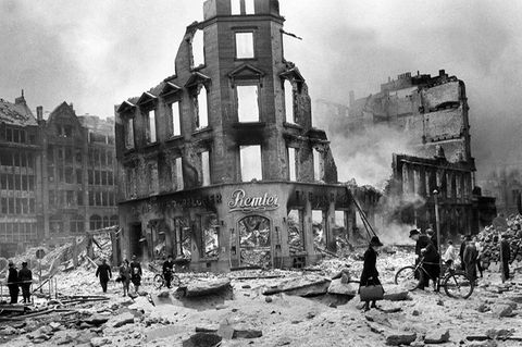 Die zersörte Bergstrasse in Hamburg, 1943