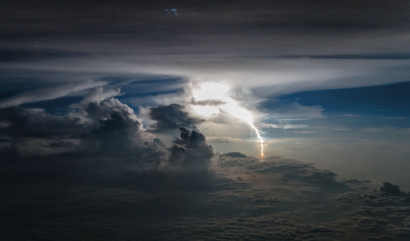 #THESTORMPILOT - Santiago Borja