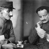 Mrs. Ladd, Gesichtsprothesen