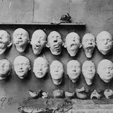 Mrs. Ladd, Gesichtsprothese