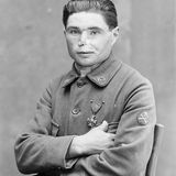 Mrs. Ladd, Gesichtsprothese