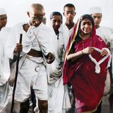 Mahatma Gandhi marschiert 1930 mehr als 300 Kilometer weit, um gegen die Unrechtsherrschaft der britischen Kolonialherren zu pr…