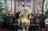 Cixi, Konkubine des chinesischen Kaisers Xianfeng, übernimmt nach dessen Tod im Jahr 1861 die Macht über das Reich.