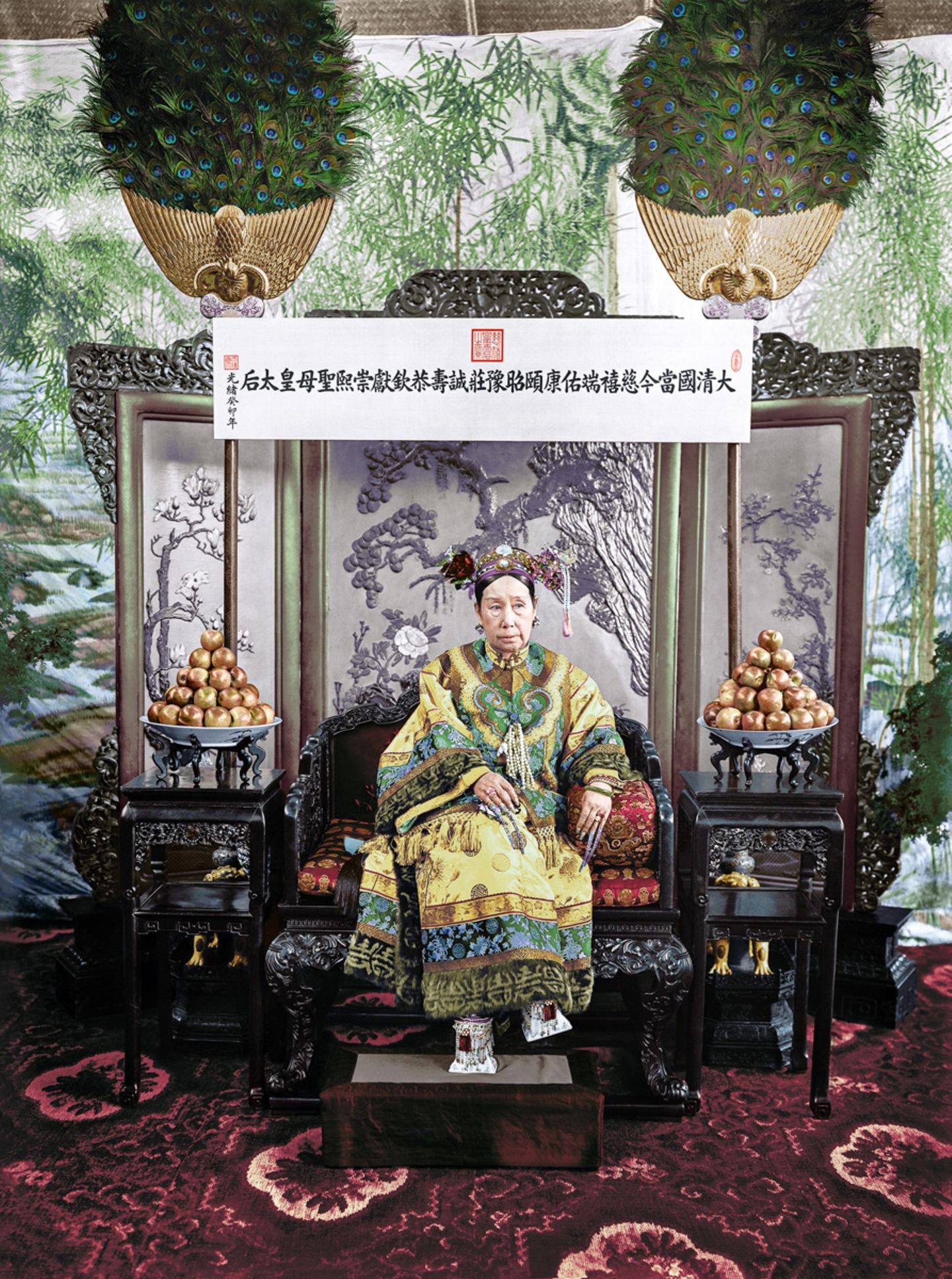Cixi, Konkubine des chinesischen Kaisers Xianfeng, übernimmt nach dessen Tod im Jahr 1861 die Macht über das Reich.