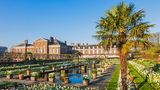 Blick auf Kensington Palace und Sunken Garden