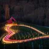 Herz aus Scheinwerferlicht  in der Landschaft