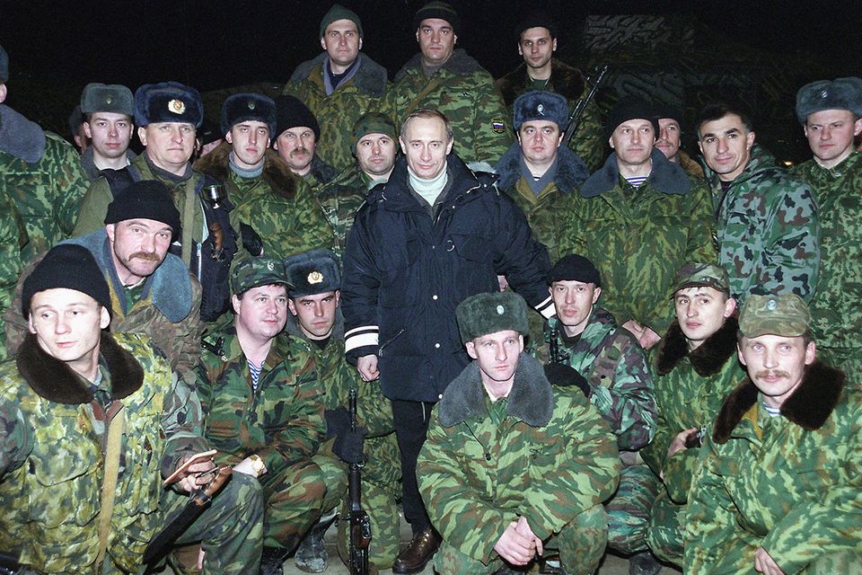 Putin mit Soldaten
