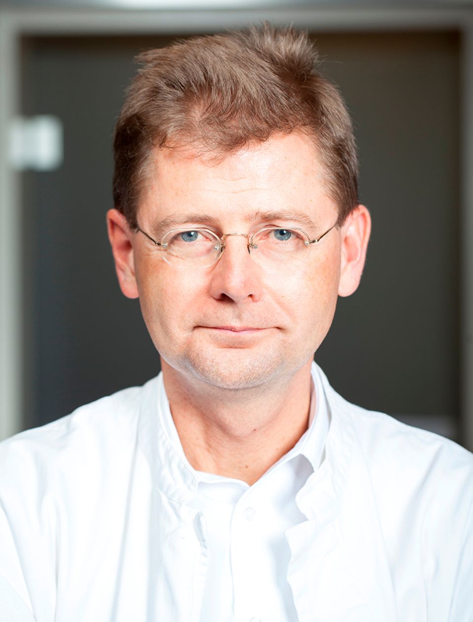 Interview: Dr. Tomas Jelinek ist Medizinischer Direktor des Berliner Centrums für Reise- und Tropenmedizin (BCRT), wissenschaftlicher Leiter des Centrums für Reise- und Tropenmedizin Düsseldorf (CRM) und Consulting Expert der World Health Organisation (WHO)