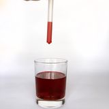 Flüssigkeit im Röhrchen