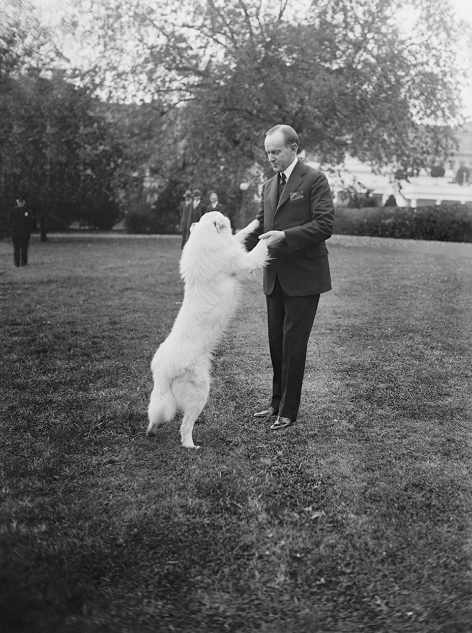 U.S. Präsident Calvin Coolidge mit seinem Hund