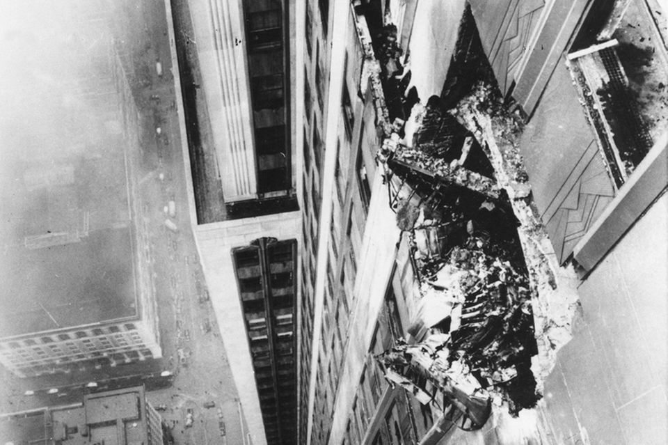 Empire State Building, 1945