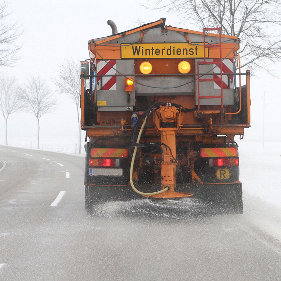 Winterdienst, Salzstreuung