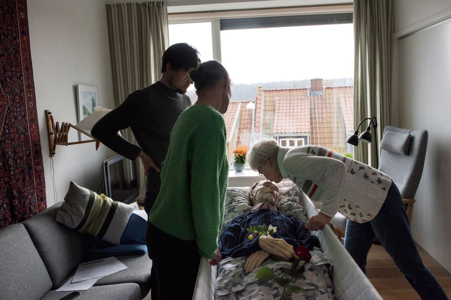 Fotografie: Wie die Demenz die Liebe fordert: Bilder grenzenloser Innigkeit - Bild 14 Sofie Mathiassen - “But Greatest Is Love”