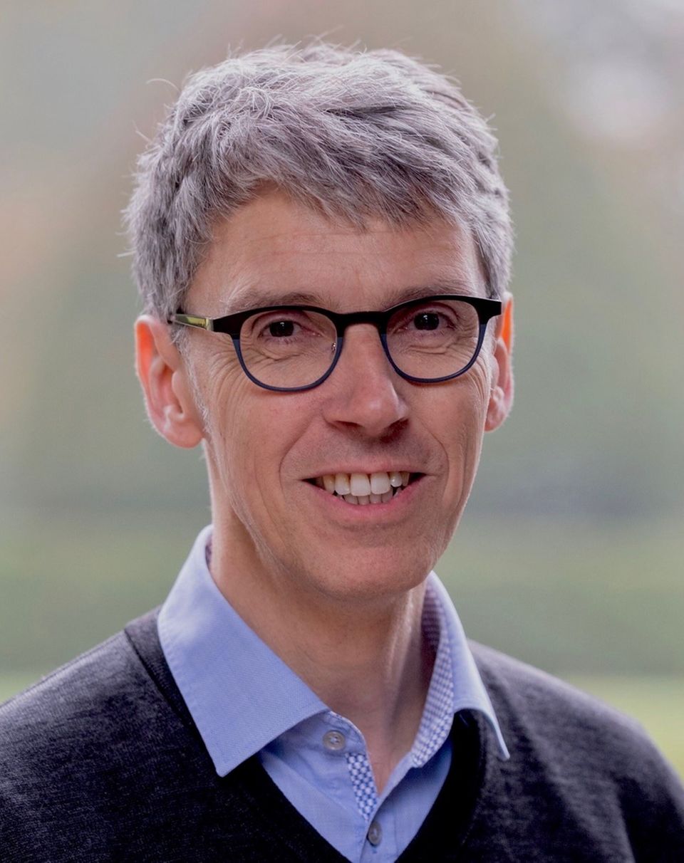 Interview: Der Virologe Prof. Dr. Stephan Becker Interview: Der Virologe Prof. Dr. Stephan Becker