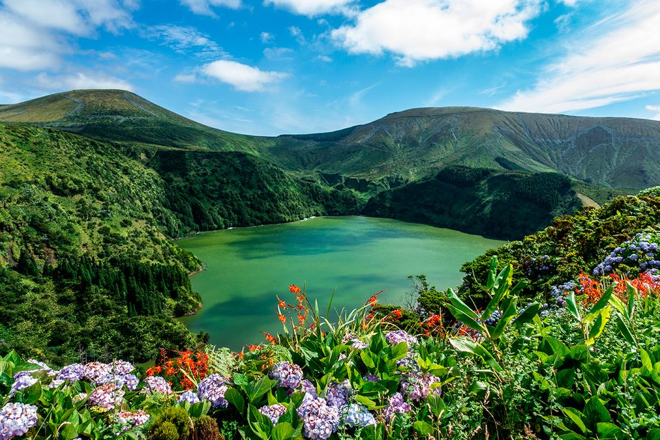 Lagoa Funda, Flores