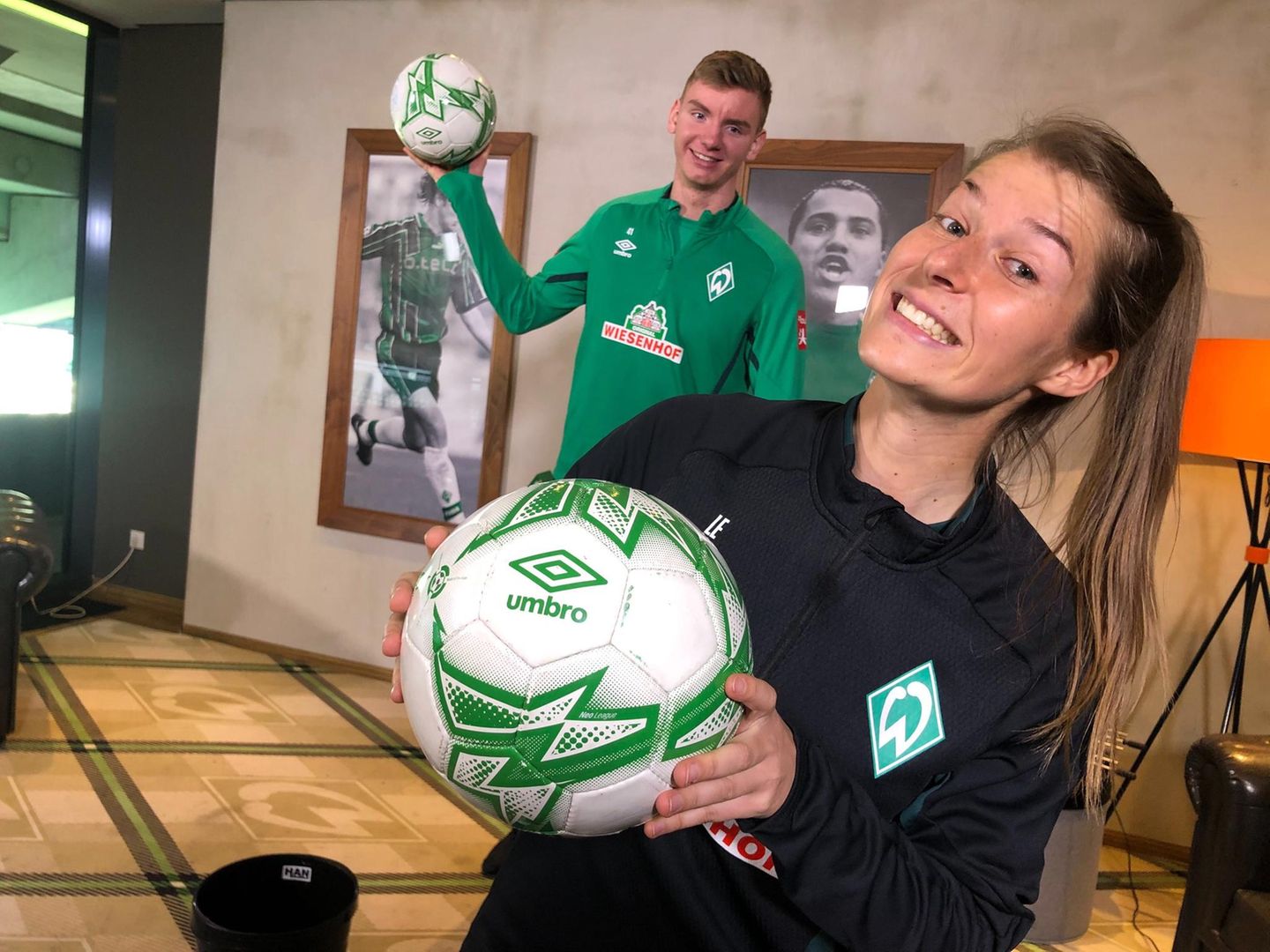 Interview: Marie-Louise Eta von Werder Bremen: Training per Youtube