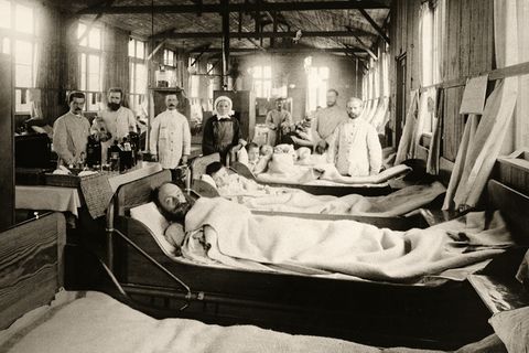 Hansestadt im Jahr 1892: Die Zahl der Infizierten, um die sich die Ärzte kümmern müssen, explodiert. Am Ende werden es etwa 17000 sein, rund die Hälfte von ihnen stirbt