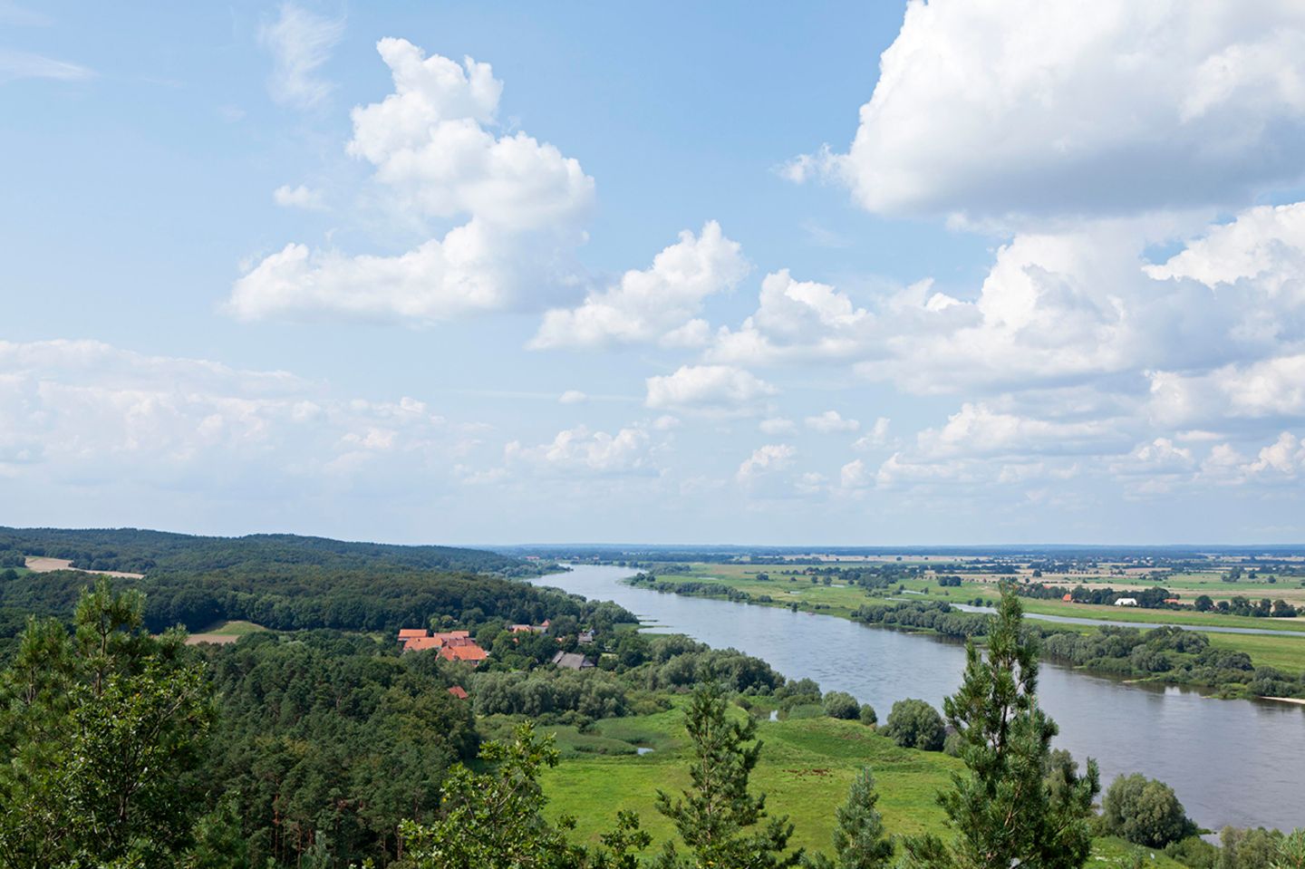 Naturpark Elbhöhen-Wendland Elbe vom Aussichtsturm Kniepenberg, Naturpark Elbufer-Drawehn