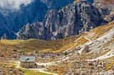 Blick von den Drei Zinnen zu den Cadinispitzen, Dolomiten, Suedtirol