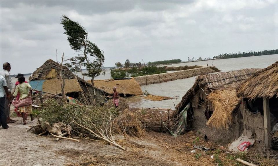 Indien - Westbengalen: Land unter - die Menschen im Projektgebiet benötigen dringend unsere Hilfe Indien - Westbengalen: Land unter - die Menschen im Projektgebiet benötigen dringend unsere Hilfe