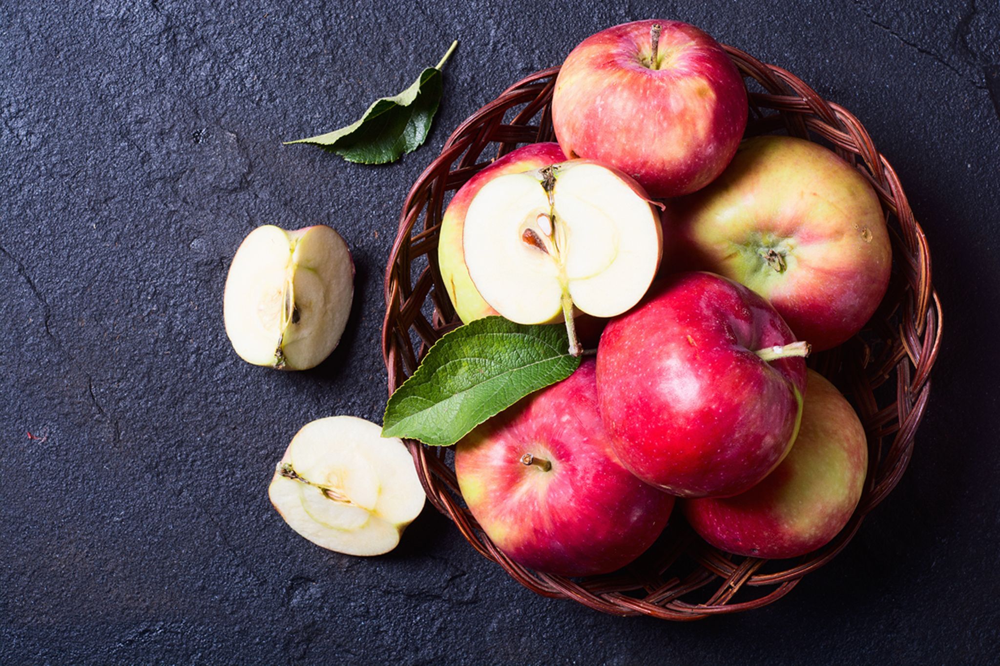Mythen-Check: Fünf populäre [GEO] - Irrtümer Apfel über den