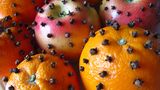 Orangen und Äpfel mit Nelken