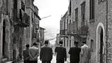Charles »Lucky« Luciano (4. v. l.) mit Kumpanen