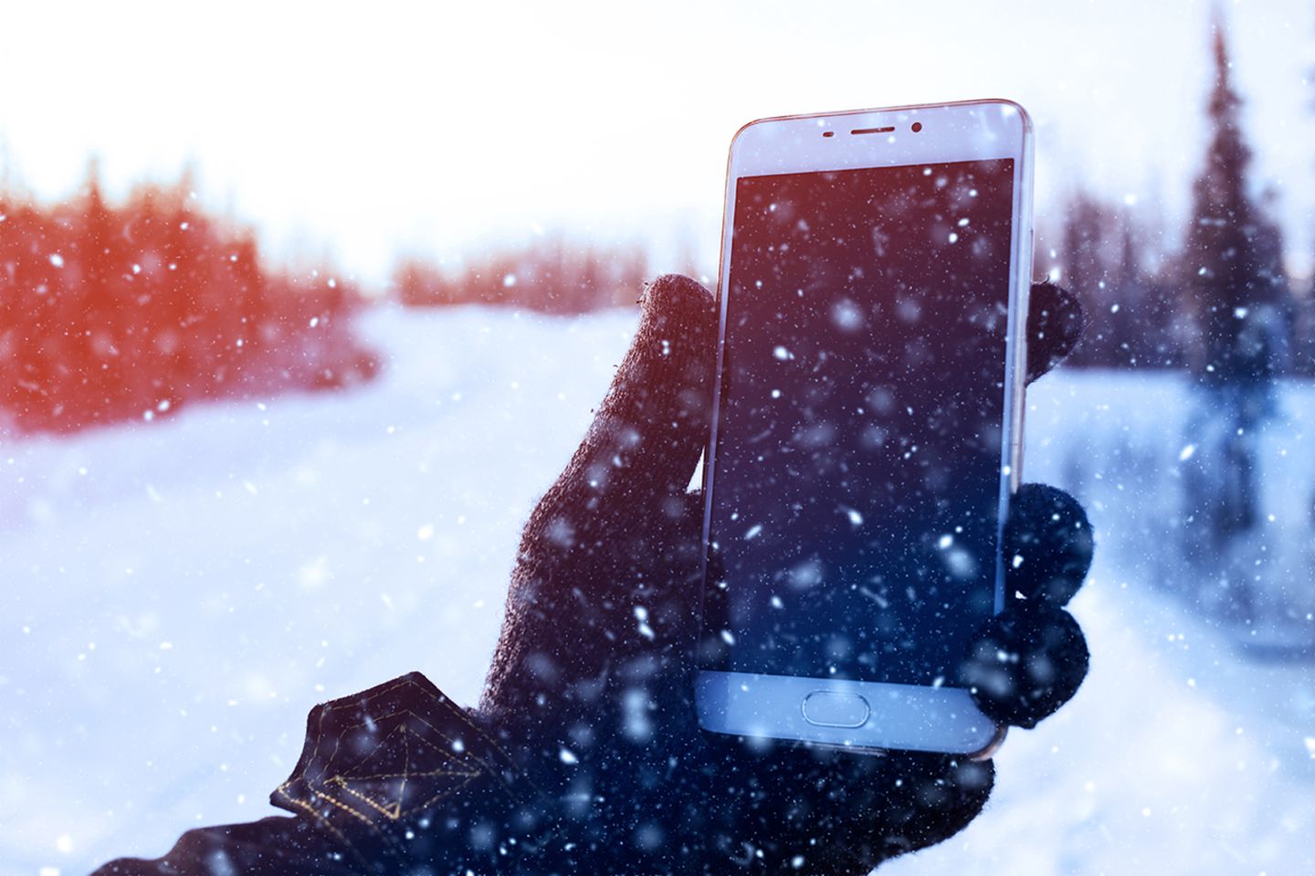Smartphone-Nutzung im Winter