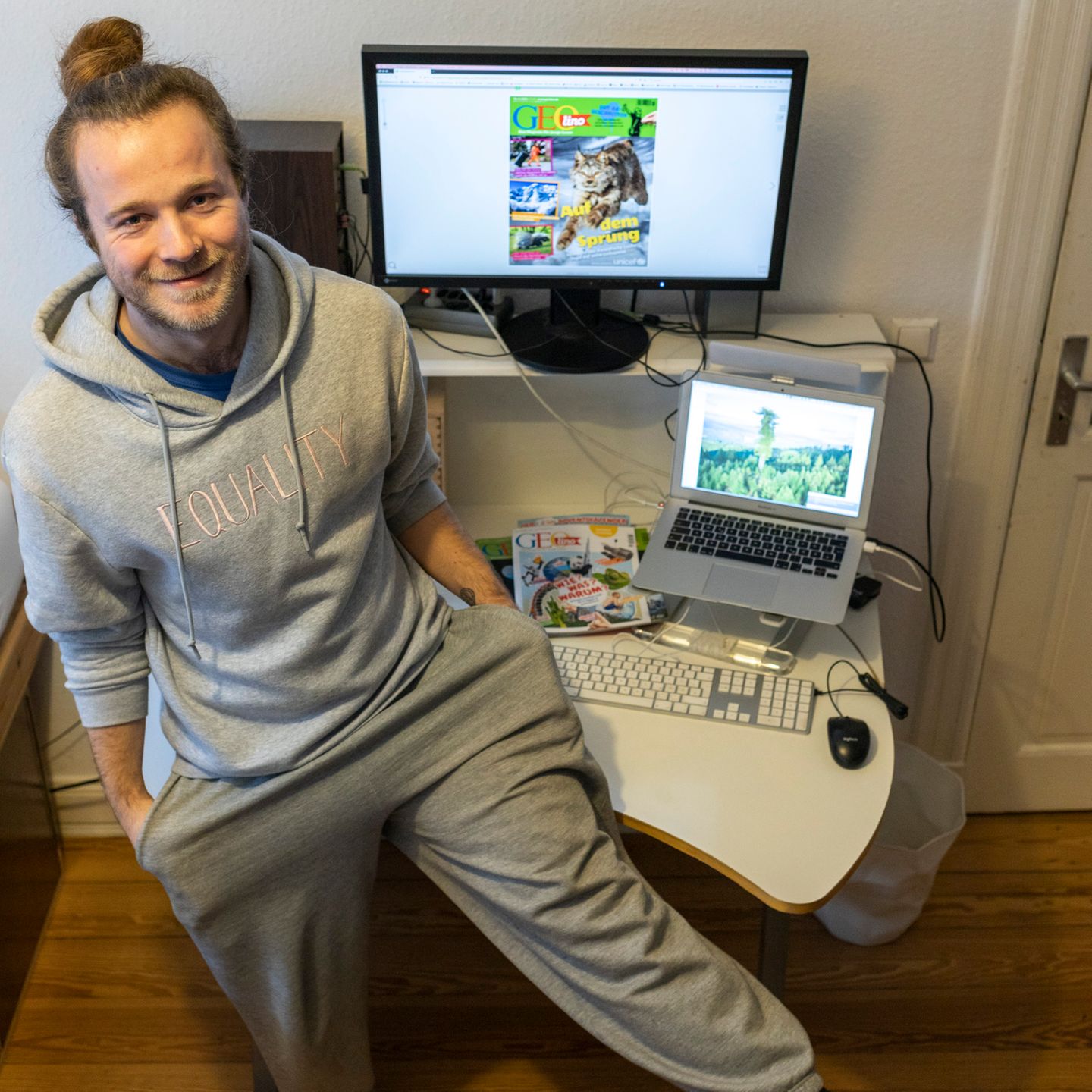 GEOlino-Redakteur Tobi in Jogginghose