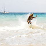 Surfer im Meer von Sal