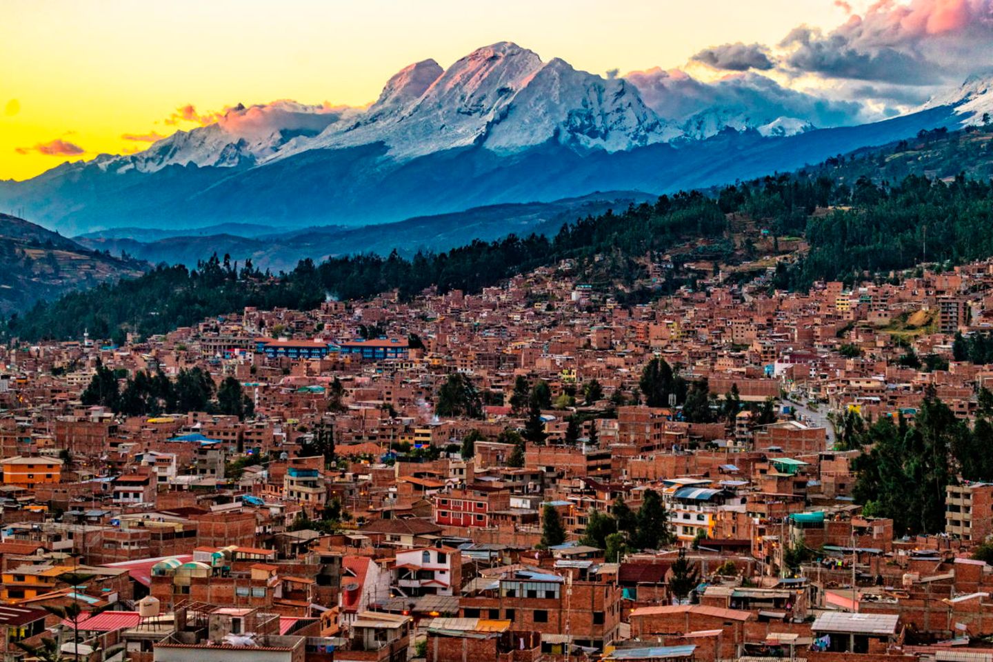 120.000 Menschen leben in der peruanischen Stadt Huaraz, am Fuße des Cordillera Blanca, einer der höchsten Gebirgsregionen Südamerikas. Weil der Klimawandel Gletscher schmelzen lässt, fürchten Forscher eine Flutkatastrophe