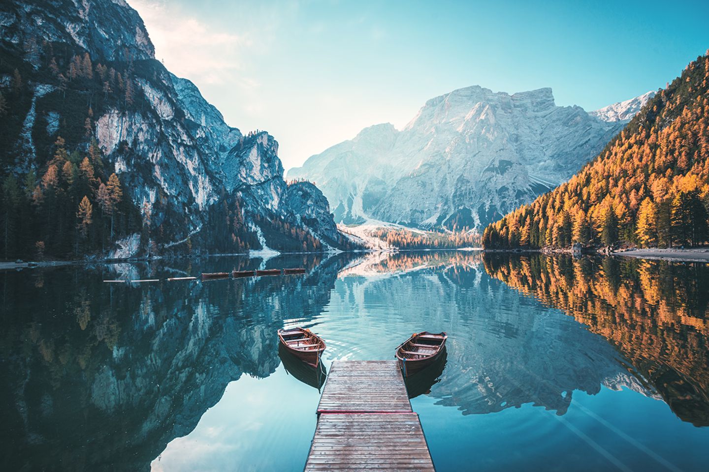 Boote am Pragser Wildsee in Südtirol