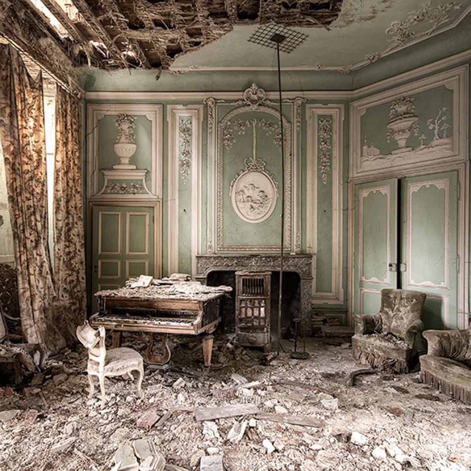 Tunes of Decay
