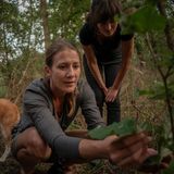 Fährtensucherin Stefanie Argow (Mitte)