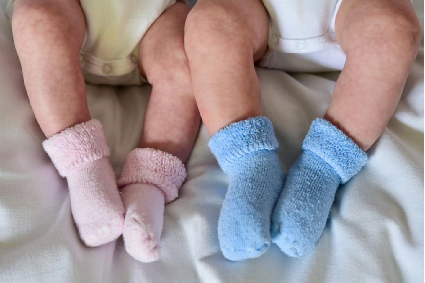 Studie: Die Zahl der Zwillingsgeburten ist um ein Drittel gestiegen, von gut 9 auf 12 je 1000 Geburten