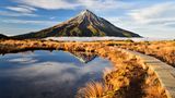 Blick auf den Mount Taranaki an einem sonnigen Tag in Neuseeland