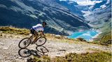 Mountainbiker in den Alpen