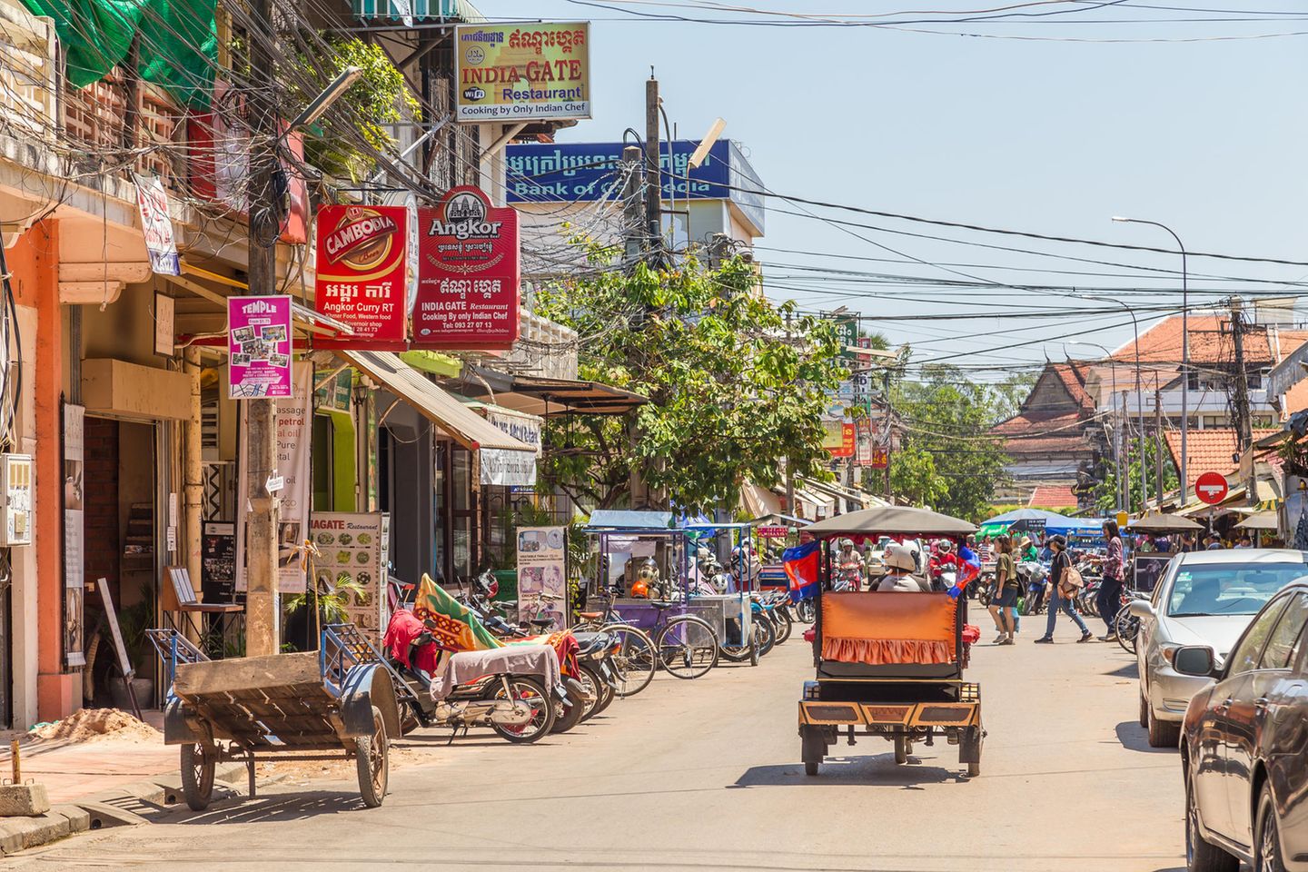 Belebte Straße in Siem Reap, Kambodscha Belebte Straße in Siem Reap, Kambodscha