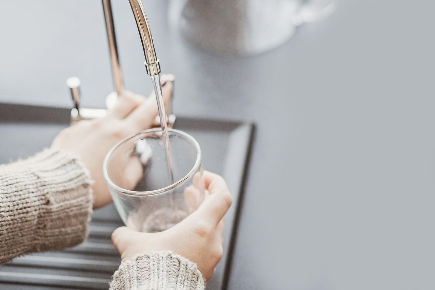 2. Wenn die Wasserwerke die Grenzwerte einhalten, kommt garantiert sauberes Wasser aus meiner Leitung 2. Wenn die Wasserwerke die Grenzwerte einhalten, kommt garantiert sauberes Wasser aus meiner Leitung