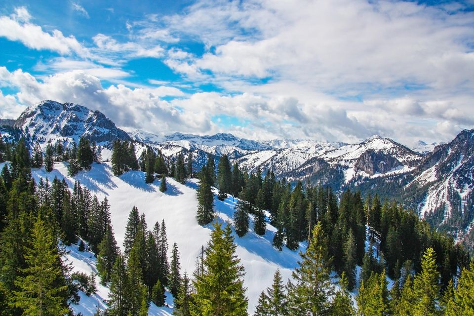 Corona-Urlaub: Geschlossene Grenzen, stillstehende Seilbahnen und anstehende Osterferien: Wie kann der Ausflügler-Ansturm in einem möglichen zweiten Corona-Sommer unter Kontrolle gebracht werden?