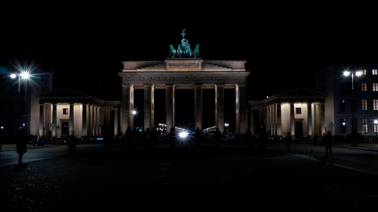 Am Samstagabend sollen auf der ganzen Welt die Lichter ausgehen - auch die des Brandenburger Tors