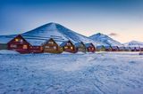 Bunte Häuser von Longyearbyen in Spitzbergen