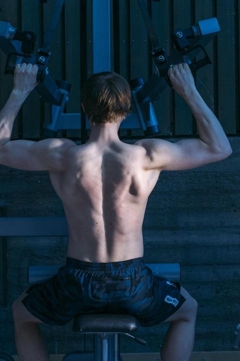 Die Muskulatur zu stärken, ist eine Lebensaufgabe. Nicht nur, weil Training dabei hilft, Koordination und Kraft zu erhalten. Sondern weil dabei auch die Botenstoffe der Muskeln gebildet werden: Myokine, die uns vor Krankheiten schützen