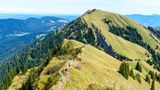 Wanderer auf dem Weg über den Hochgrat im Allgäu