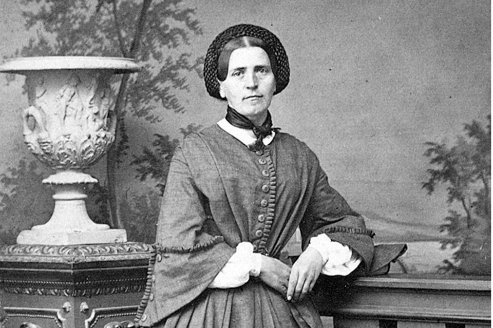 Johanna Spyri lebt als Frau des Stadtschreibers in Zürich, während ihre Kinderfigur "Heidi" ab 1879 die Welt erobert - auch weil sie vielen von der Industrialisierung gebeutelten Menschen das perfekte Alpenidyll bietet
