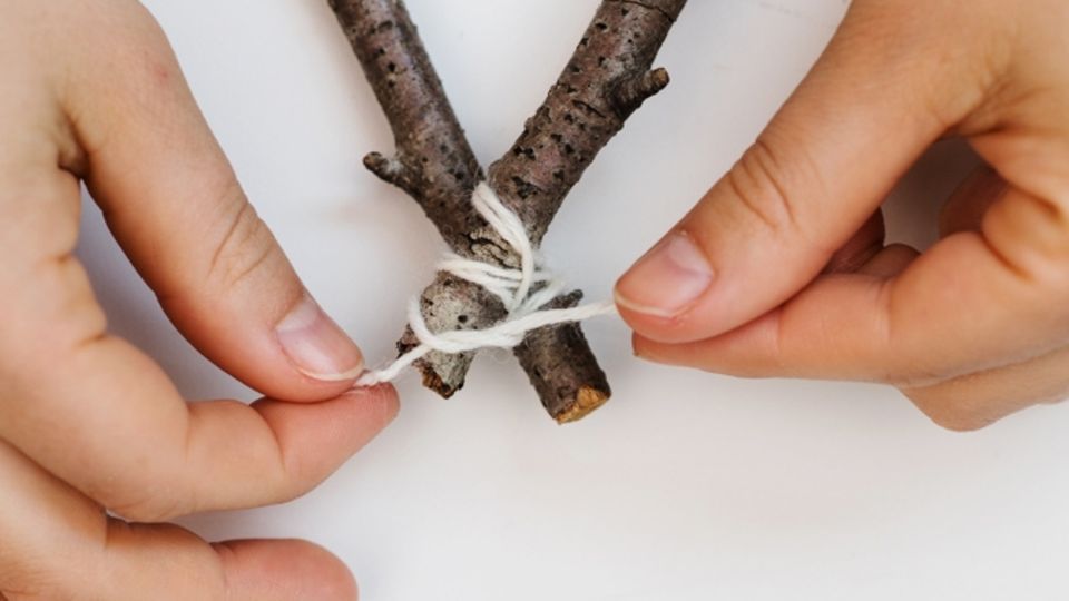 Anleitung: Traumfänger aus Naturmaterialien basteln Anleitung: Traumfänger aus Naturmaterialien basteln