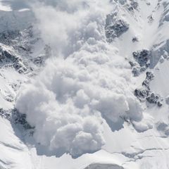 Mit bis zu 350 Stundenkilometern rasen Lawinen zu Tal und machen dabei einen Höllenlärm