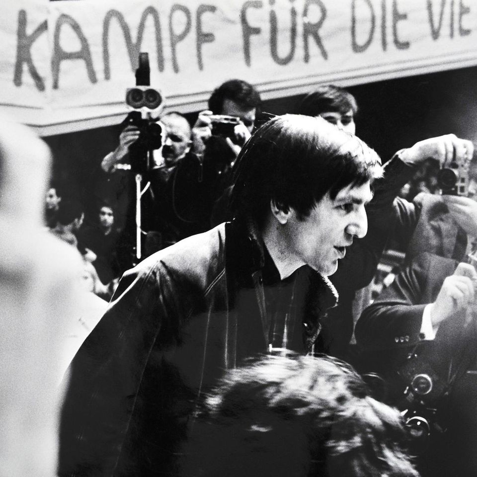 Rudi Dutschke beim Internationale Vietnamkongress 1968